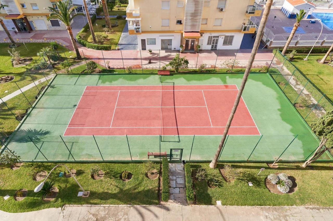 Apartment In Альгарробо-Коста Экстерьер фото